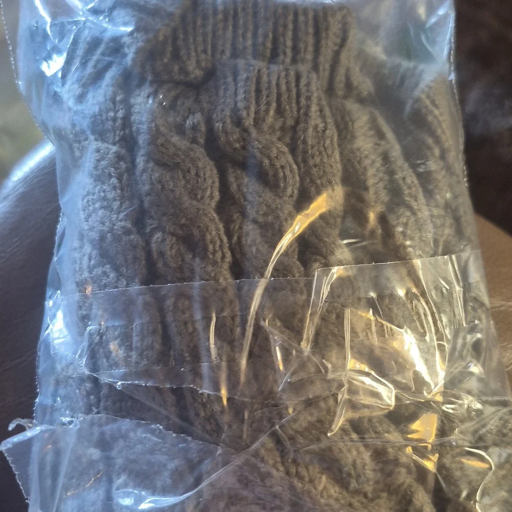 Sz M Grey Cable Knit Cat Pullover Sweater